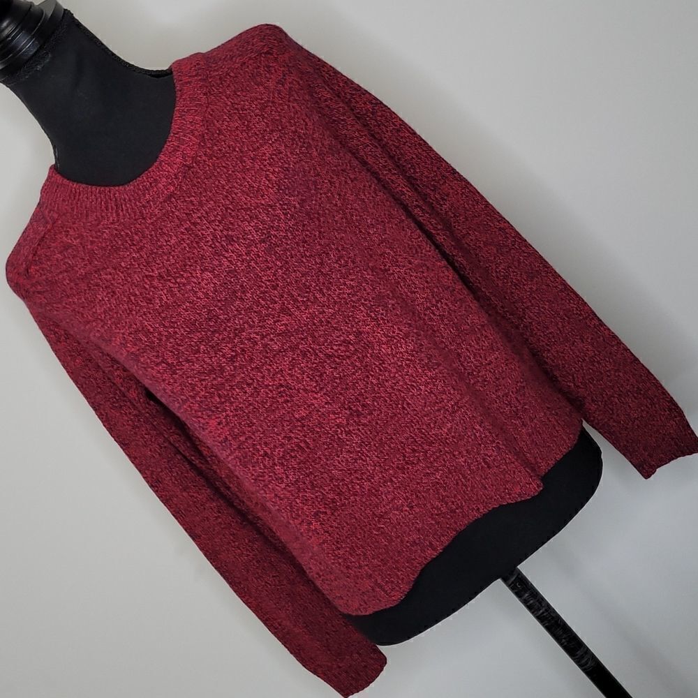 Divided sz M crew neck sweater